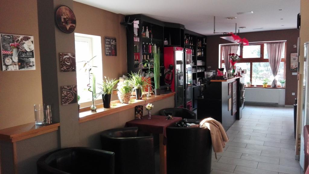 Penzion Fox Nemšová Buitenkant foto