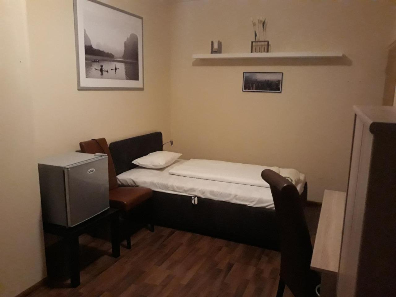 Penzion Fox Nemšová Buitenkant foto